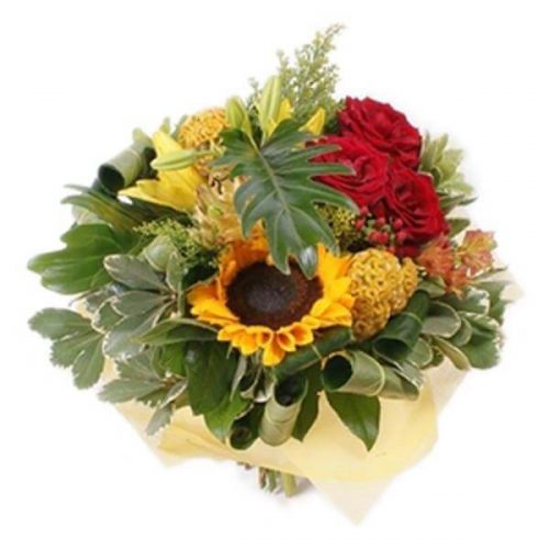 bukett-med-solros-rosor-och-lilja