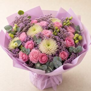 Pastellbukett med limonium och eucalyptus